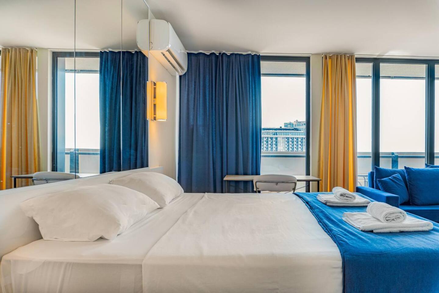 Orbi City Batumi Hotel Екстериор снимка